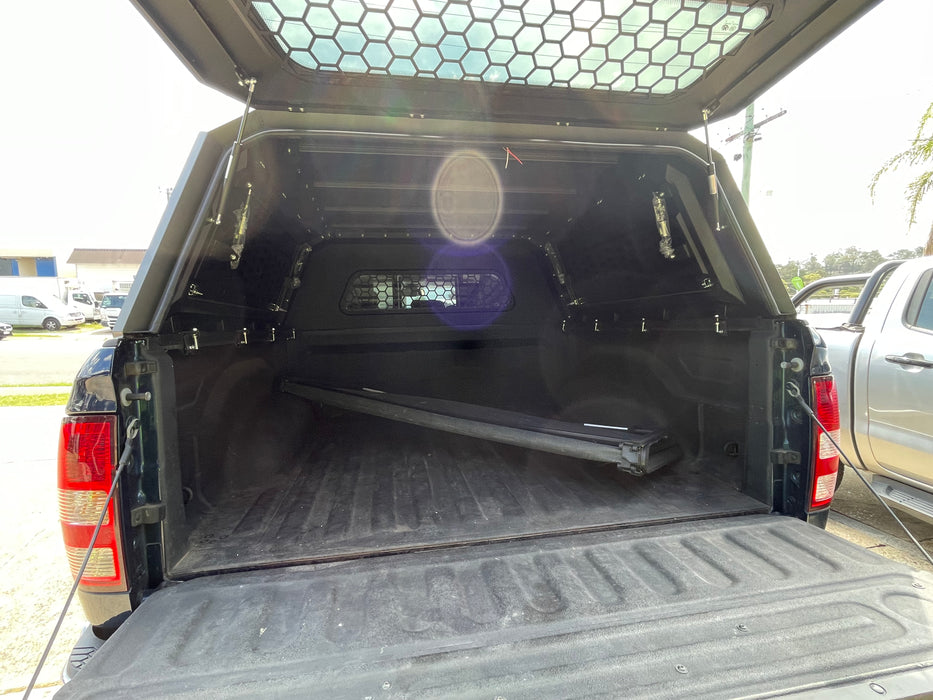 DODGE Ram Aluminium Canopy inside